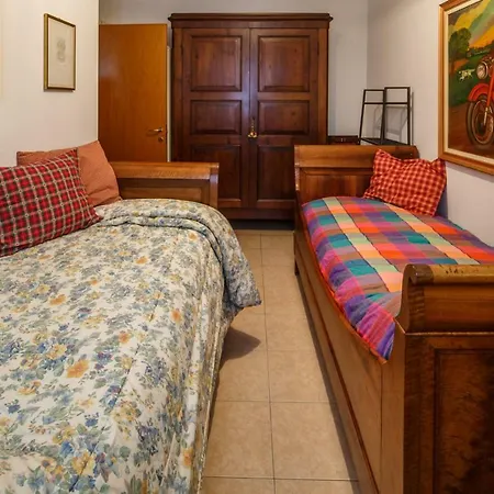 La Casa Colorata - Large Flat - Desenzano Del Garda Apartment Desenzano del Garda