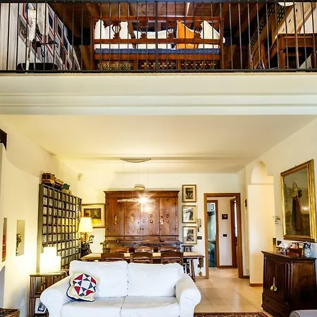 La Casa Colorata - Large Flat - Desenzano Del Garda Apartment