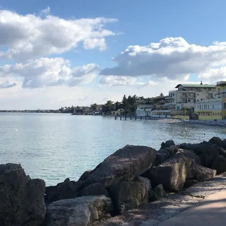 Apartment La Casa Colorata - Large Flat - Desenzano Del Garda *